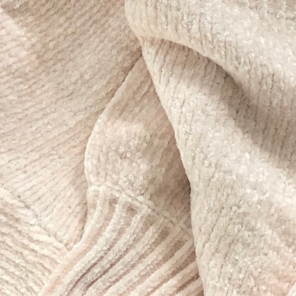 ❄️CREAM CHENILLE COLD SHOULDER SWEATER - Picture 10 of 13